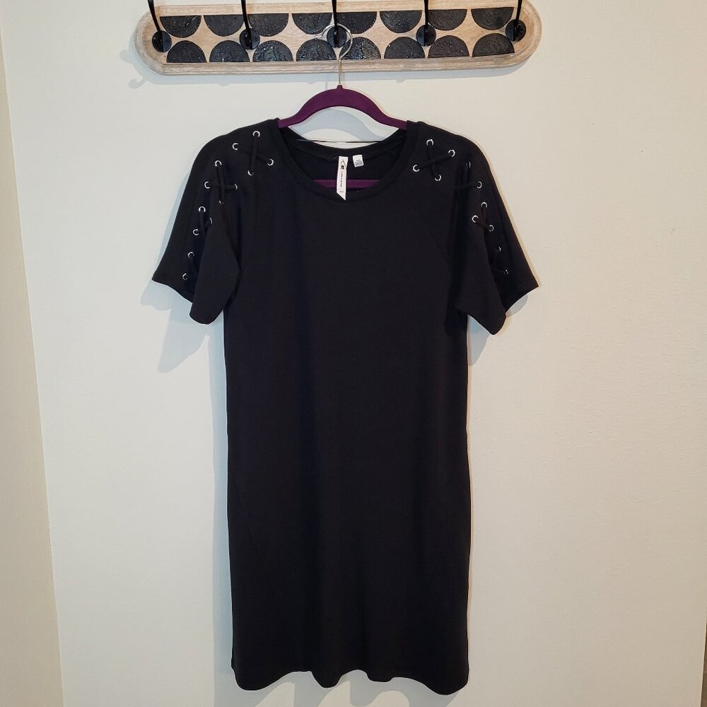 Cable and Gauge Black dress-medium